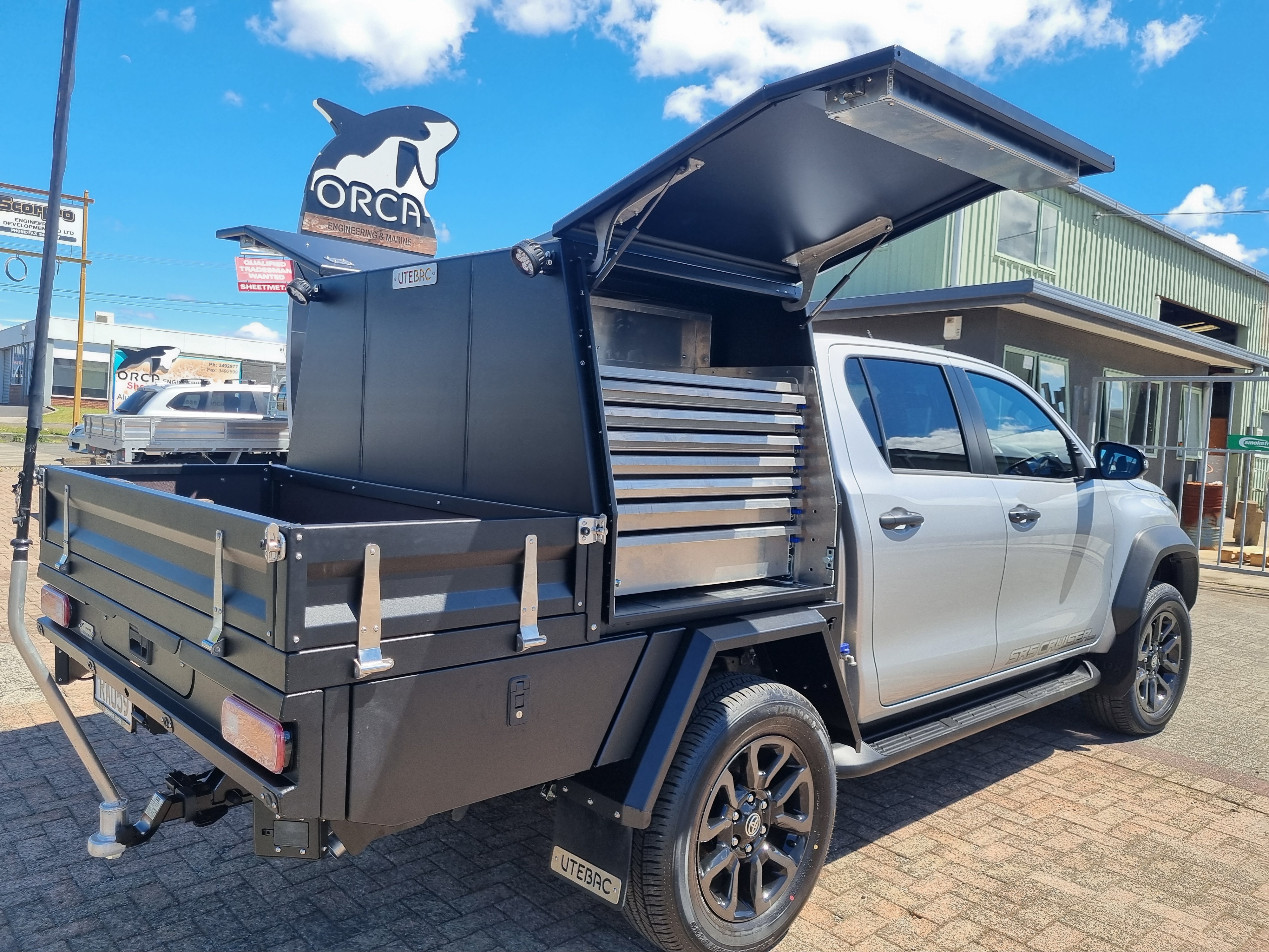 UTEBAC Workman Pro showing toolboxes and deck space combination